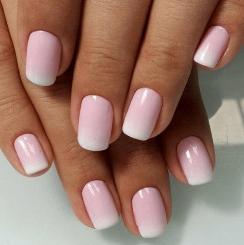 Розовый маникюр