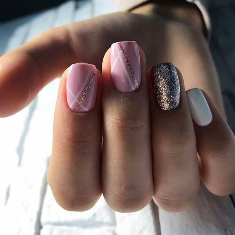 Маникюр на короткие ногти неж