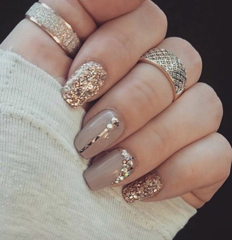 Ногти с золотом