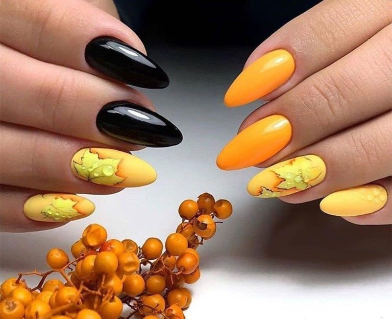 Разноцветный осенний маникюр