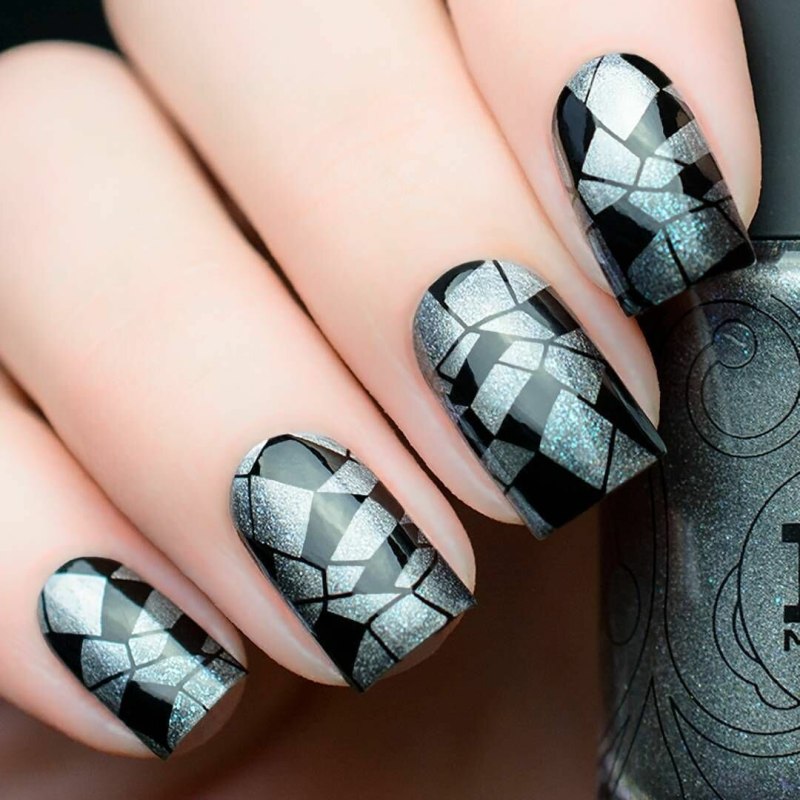 Красивый геометрический маникюр