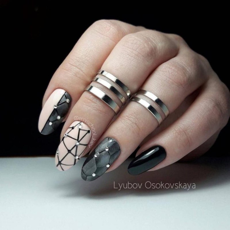 Красивый маникюр геометрия