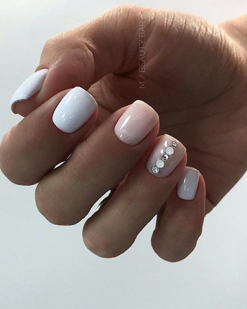 Маникюр на Молочном фоне