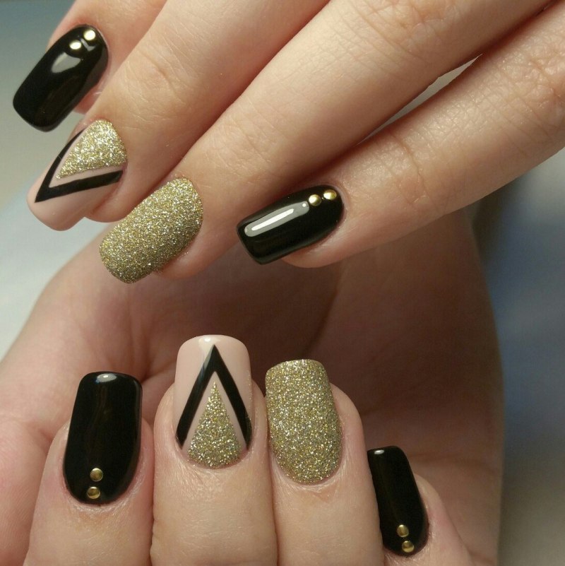 Ногти золото с черным