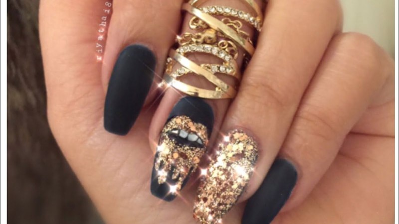 Черно-золотой маникюр