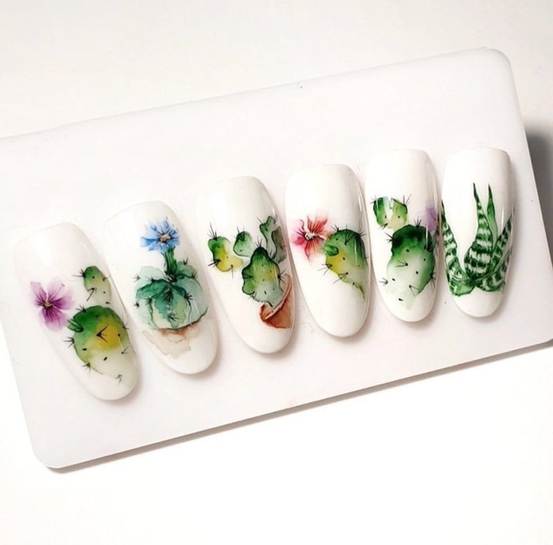 Акварельная роспись на ногтях