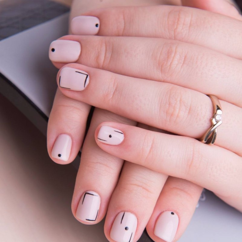 Нюдовый маникюр 2022 квадрат