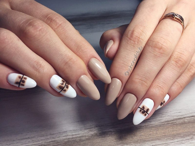 Нюдовый маникюр 2019 на короткие ногти Минимализм