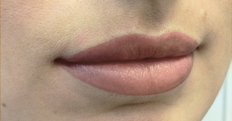 Перманент губ контур с растушевкой