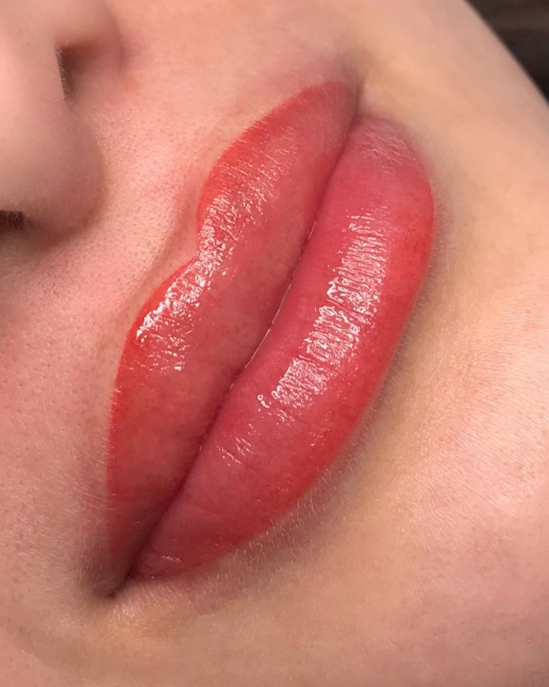 Татуаж губ с растушевкой натуральный