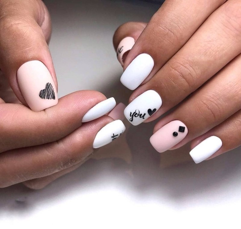 Маникюр белый с рисунком