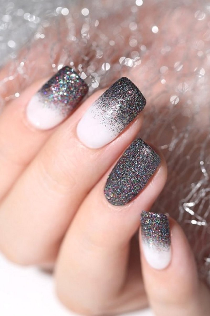 Маникюр с серебром