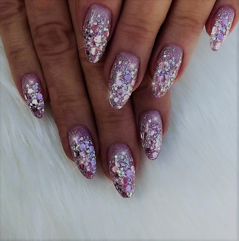 Фиолетовый маникюр