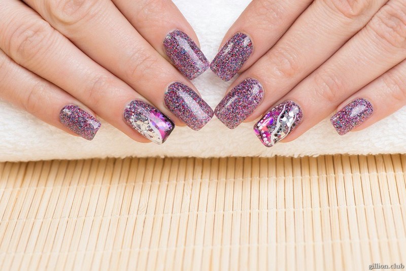 Красивые блестящие ногти