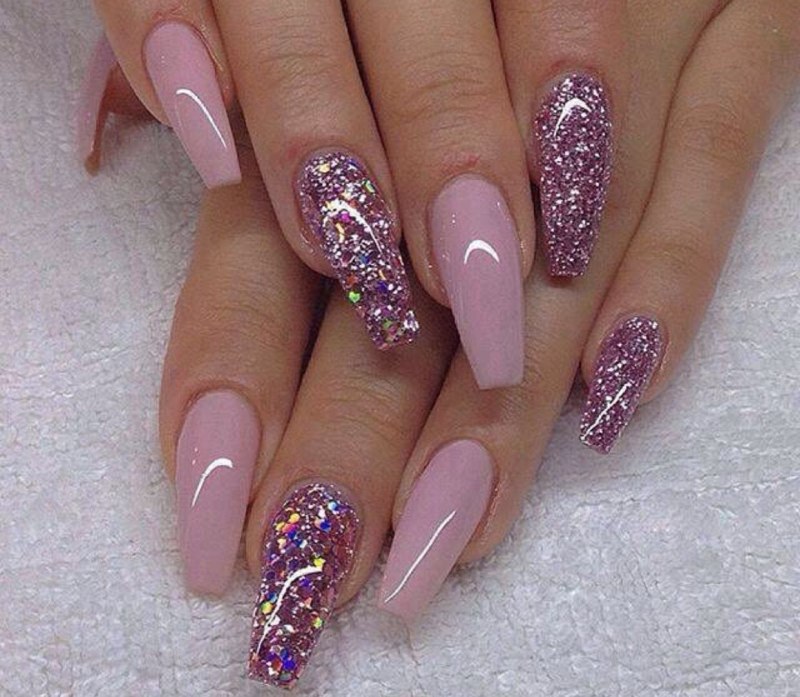 Маникюр с блестками