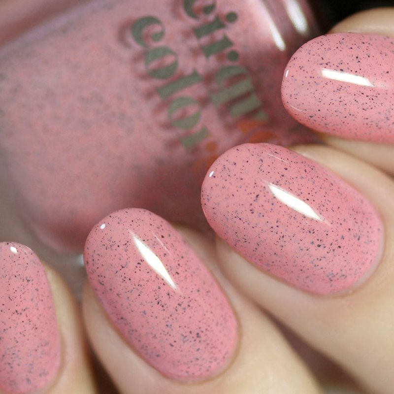 Пыльно розовый цвет лака для ногтей