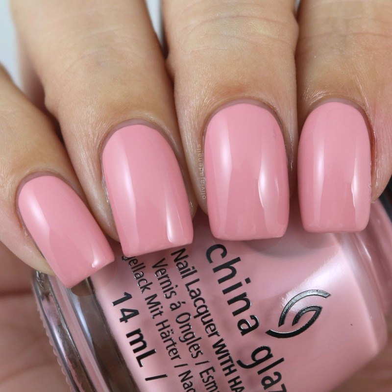 Пыльно розовый лак для ногтей