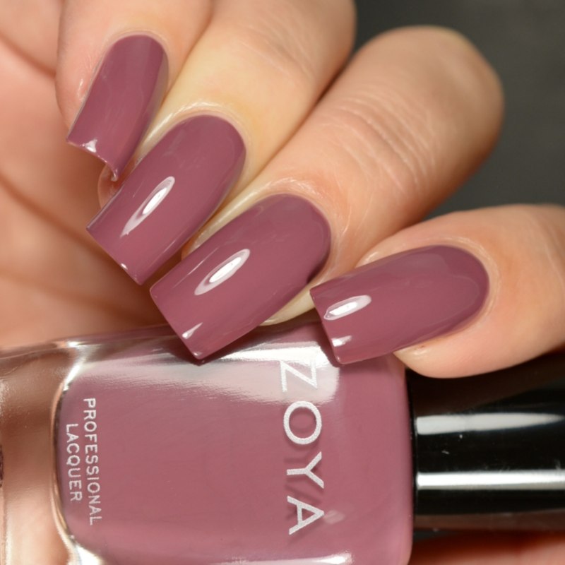 Телесный лак для ногтей