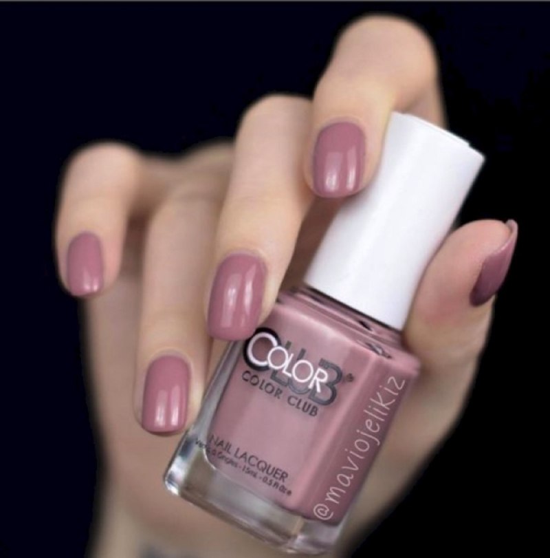 Пыльная роза цвет лака