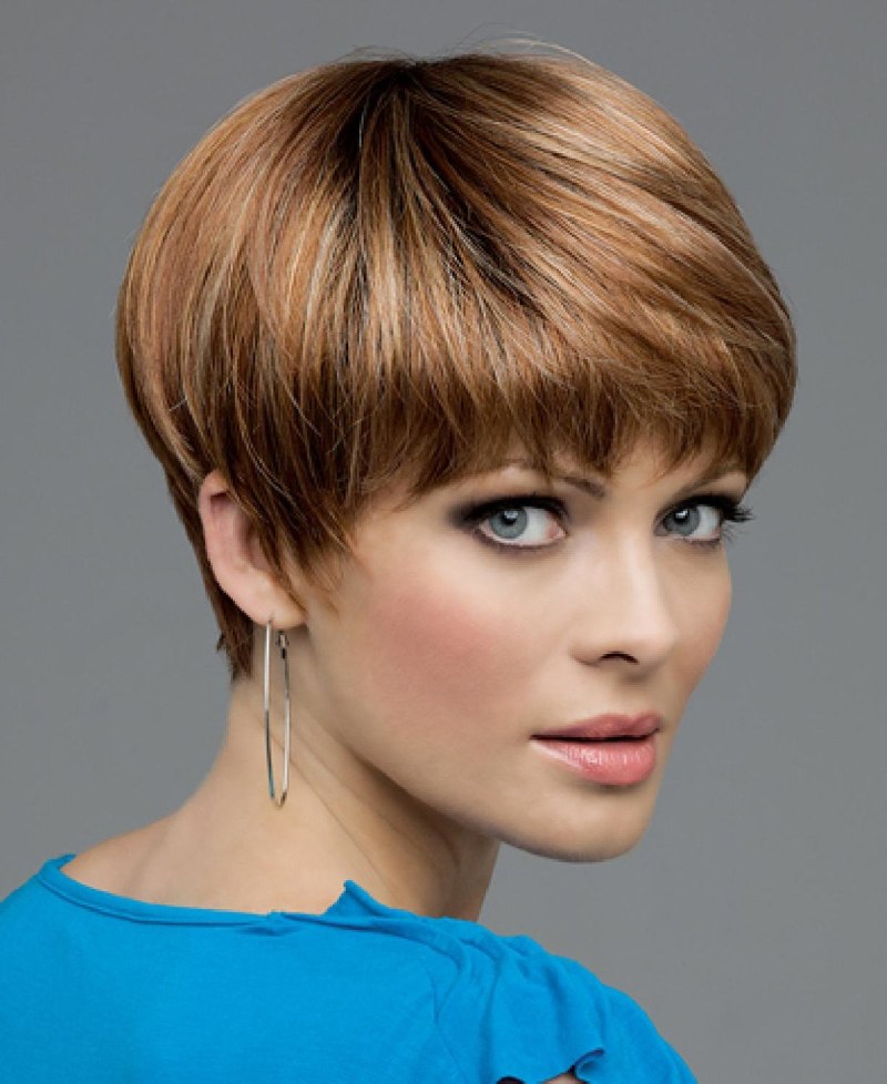 Стрижка Боб на короткие волосы с челкой асимметрия