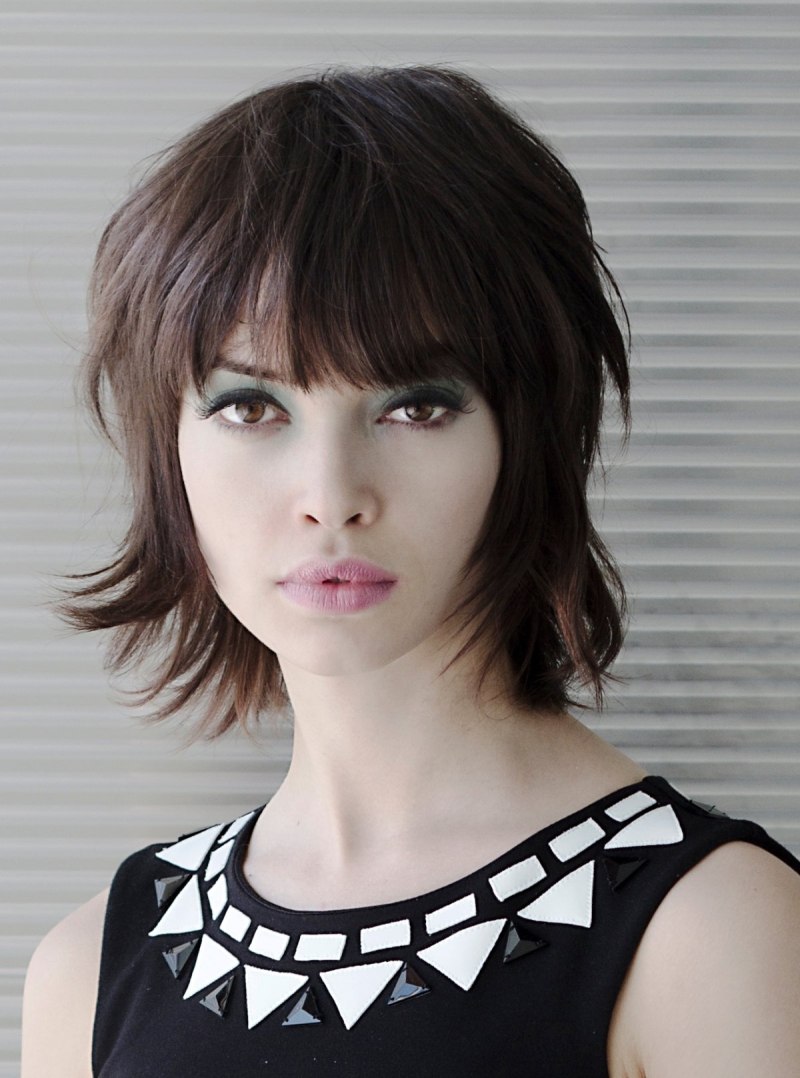 Стрижки Пикси 2022 с короткой челкой