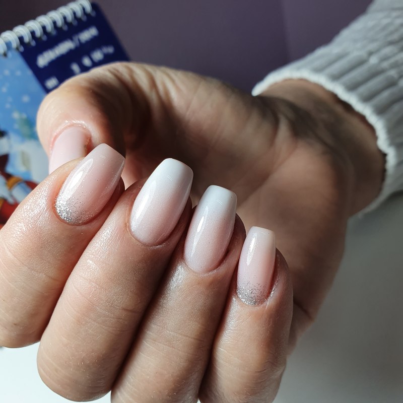 Синий маникюр на короткие ногти