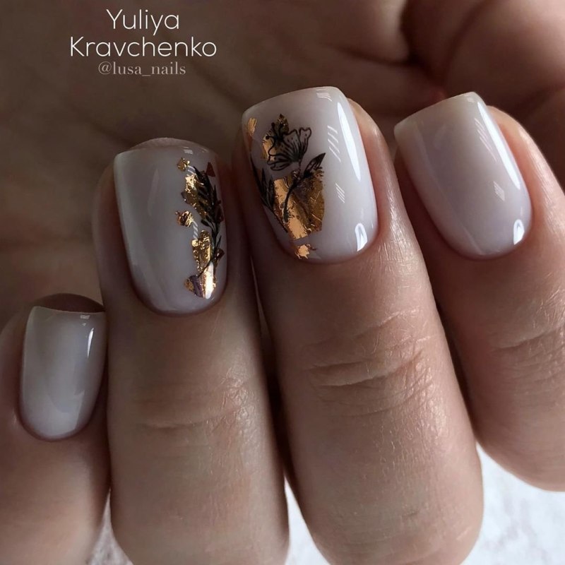 Маникюр на короткие ногти с литьем