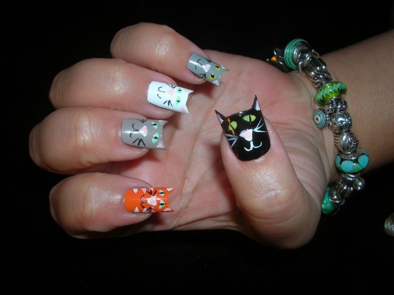 Маникюр с котятами