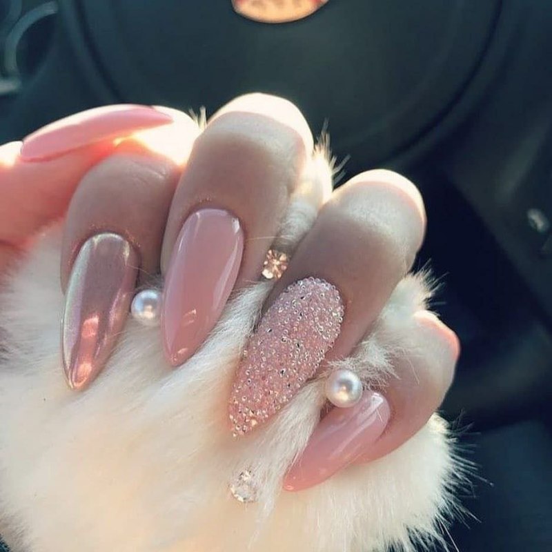 Маникюр миндаль втирка серебро