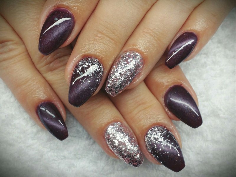 Маникюр кошачий глаз с блестками