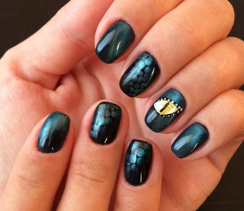 Кошачий глаз рептилия маникюр