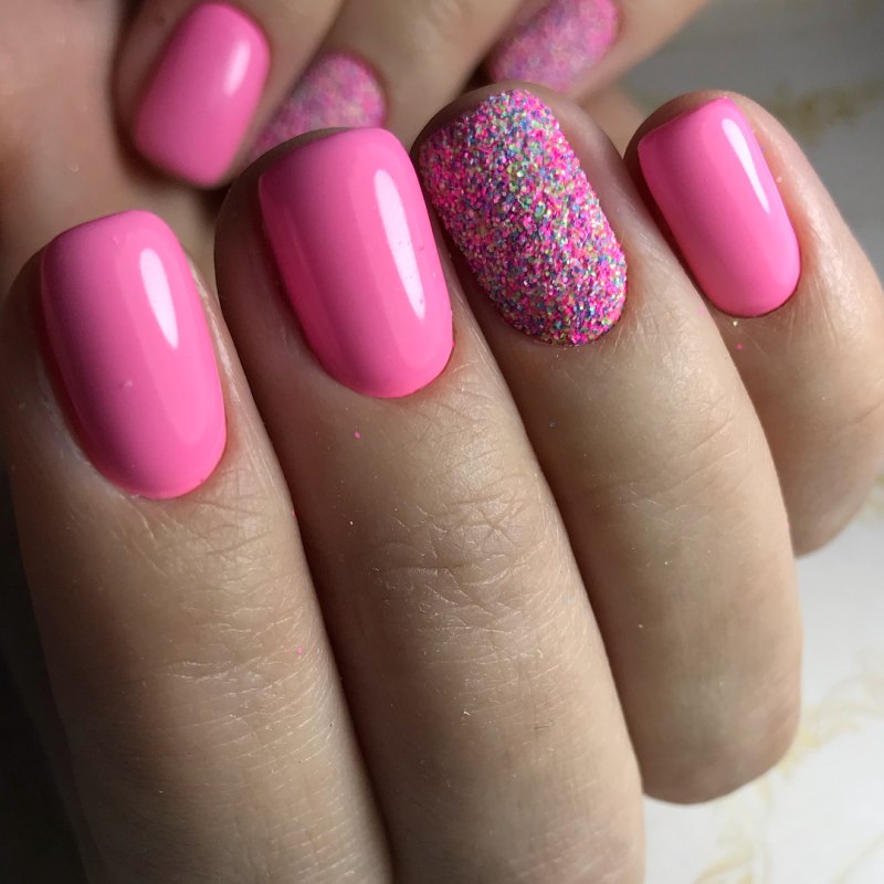 Розовые ногти