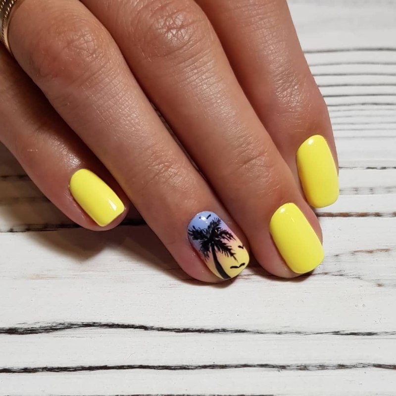 Жёлтый маникюр