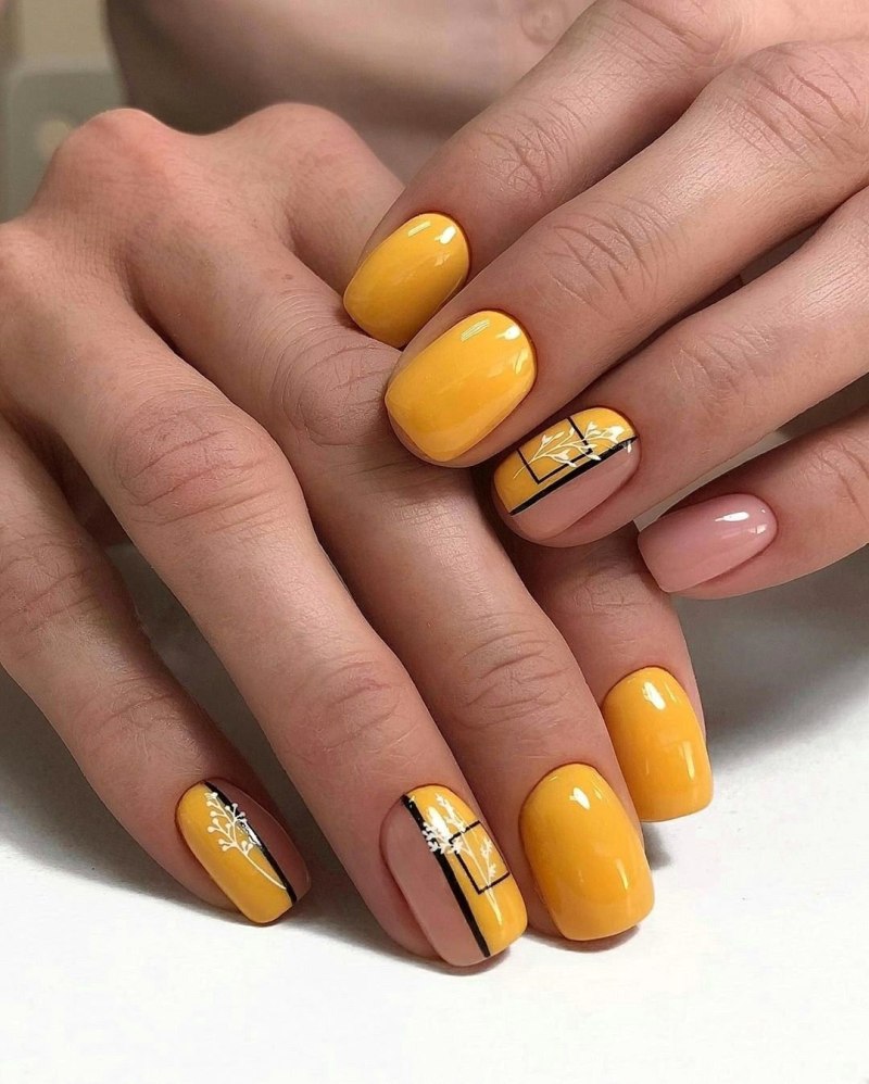 Жёлтый маникюр