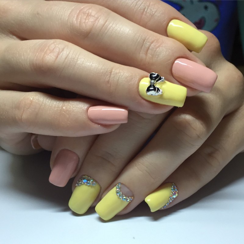 Светло желтый френч