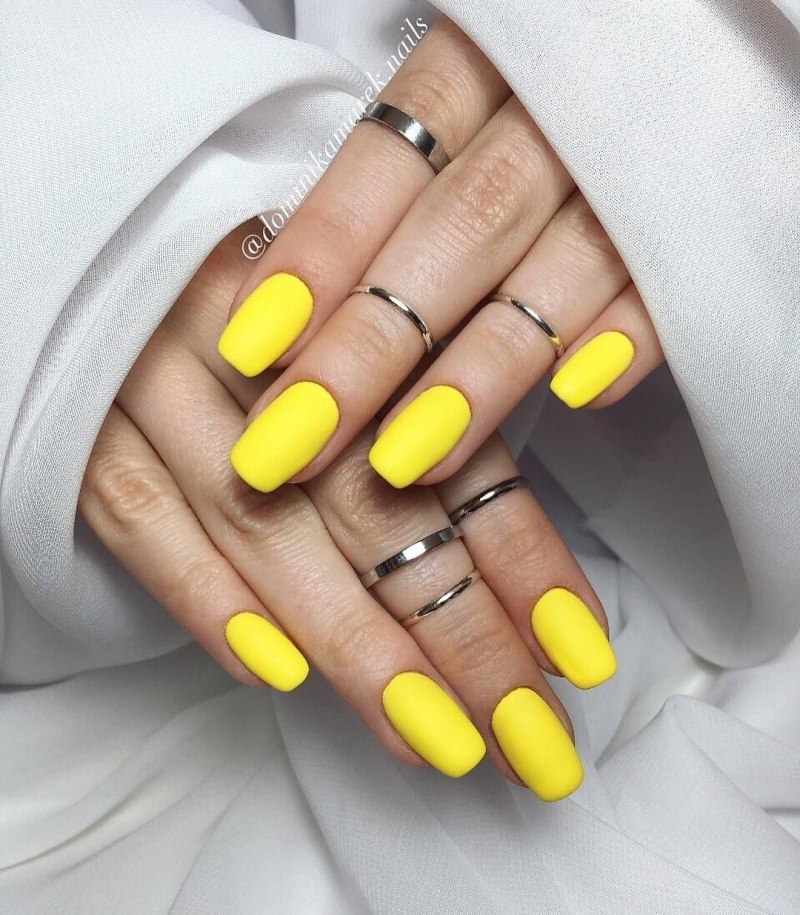 Ногти желтого цвета