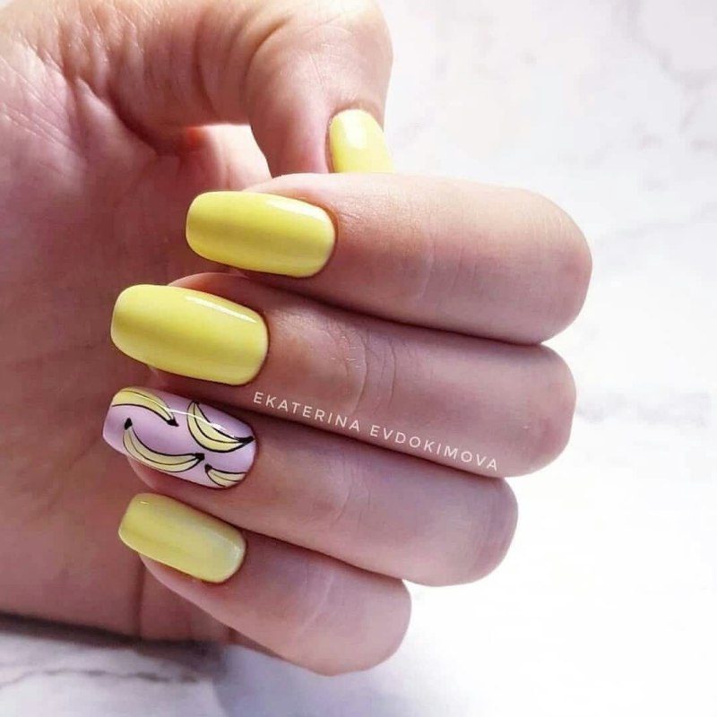 Маникюр с бананами