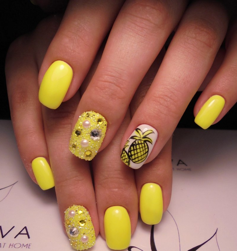 Жёлтый маникюр