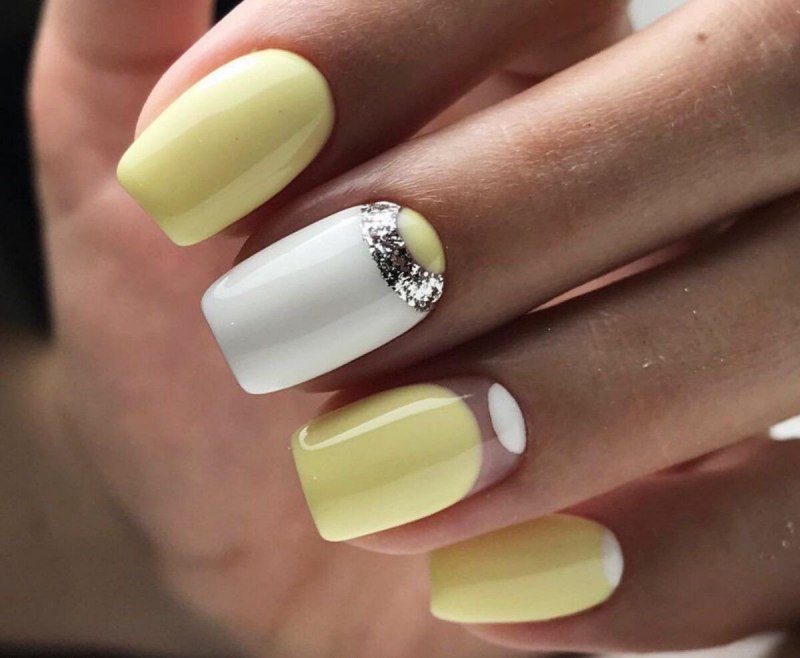 Жёлтый маникюр