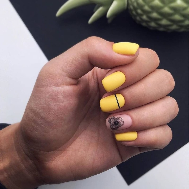 Жёлтый маникюр 2020