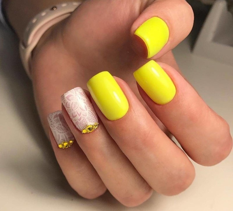 Жёлтые ногти маникюр