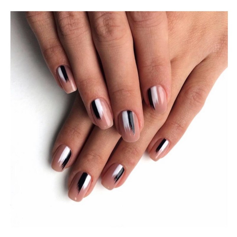 Маникюр с полосками на длинные ногти