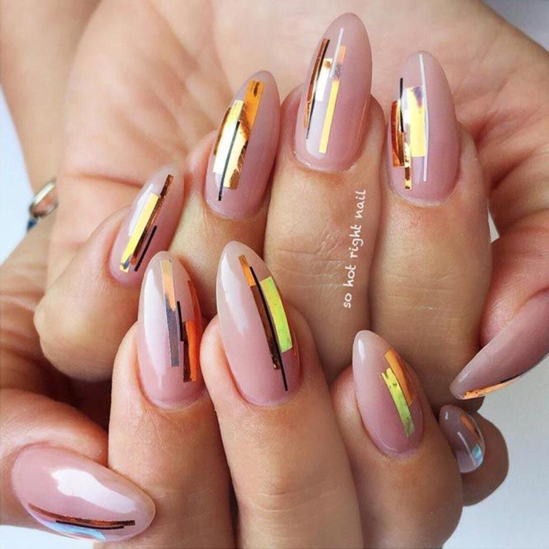 Маникюр с прозрачными элементами