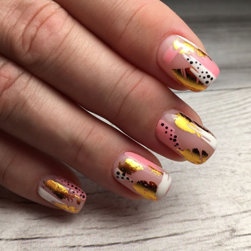 Маникюр с мазками