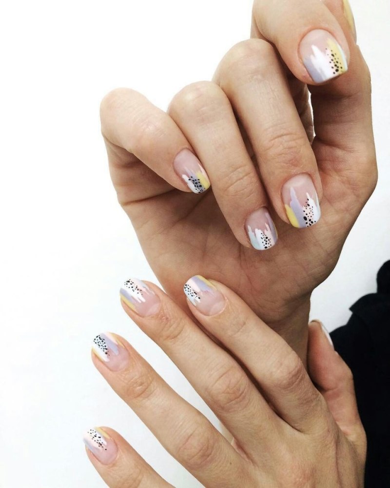 Маникюр с полосками