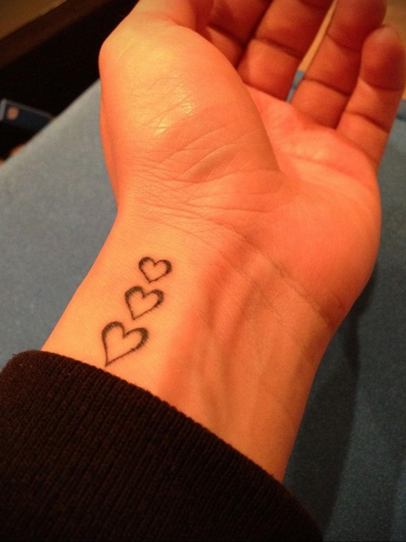 Маленькая тату на руке