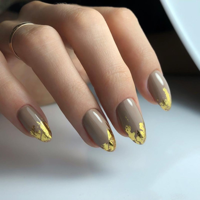 Маникюр с полосками