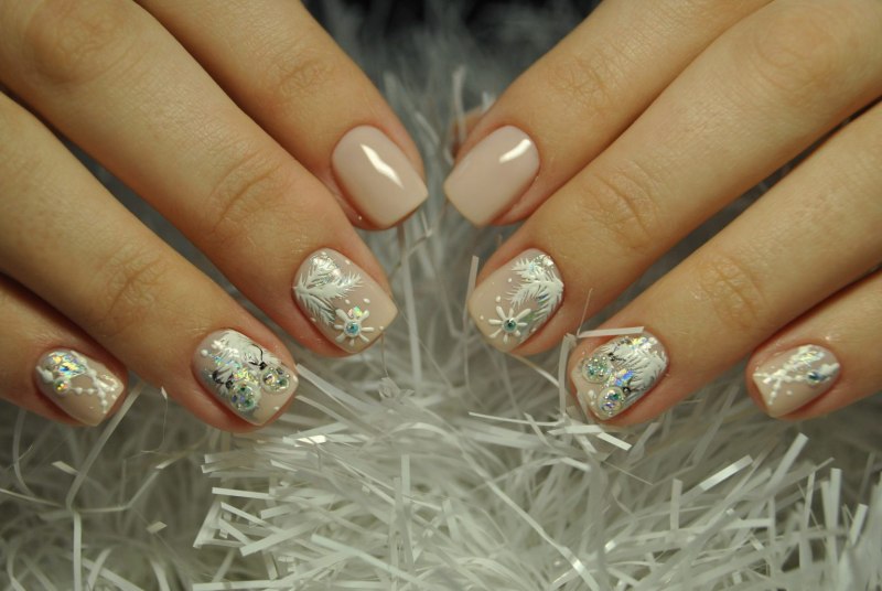 Зимнийманикюр на короткие ногати