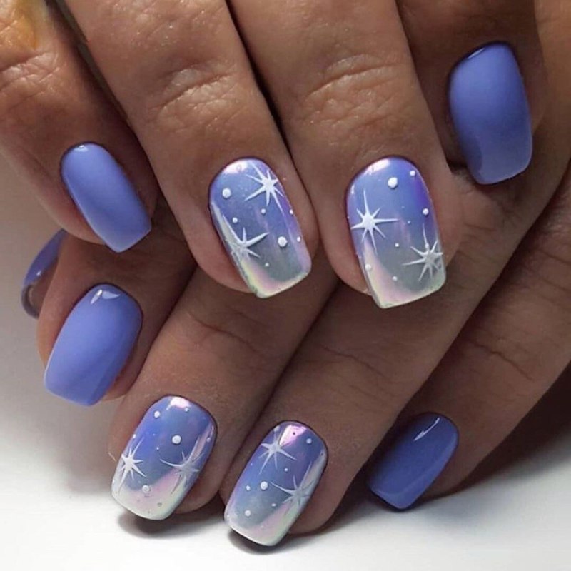 Зимний маникюр на короткие ноготки