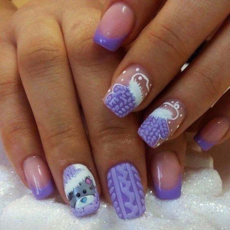 Маникюр зимний нежный